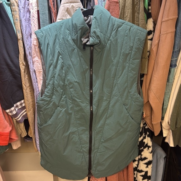 NWT Free People Movement Slalom Reversible Fleece Vest In Midnight Jade - Picture 5 of 5